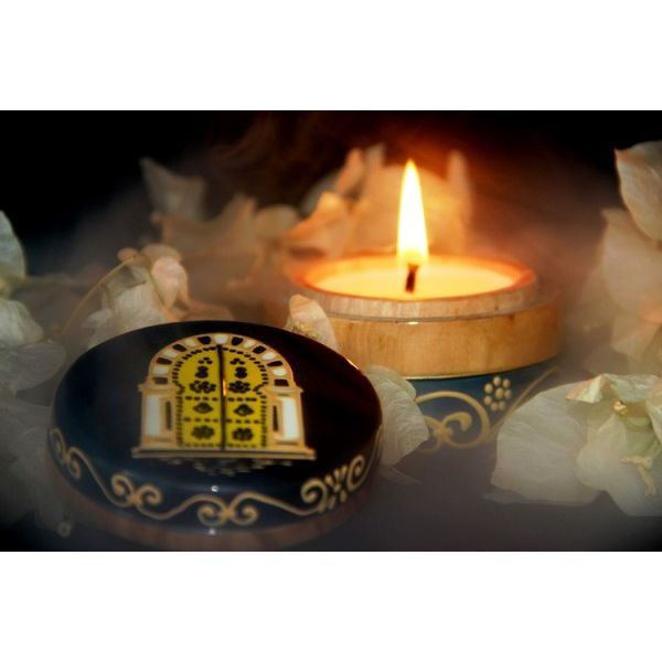 شمعة في صندوق 50 غ - خشب الزيتون